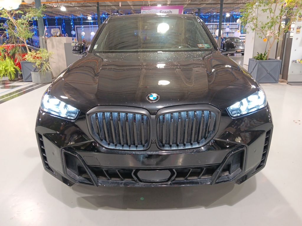 Certified Used 2024 Black BMW xDrive40i image 3