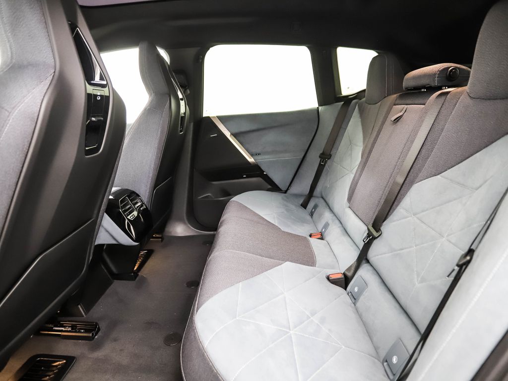 Thumbnail: 2026 BMW iX - 21