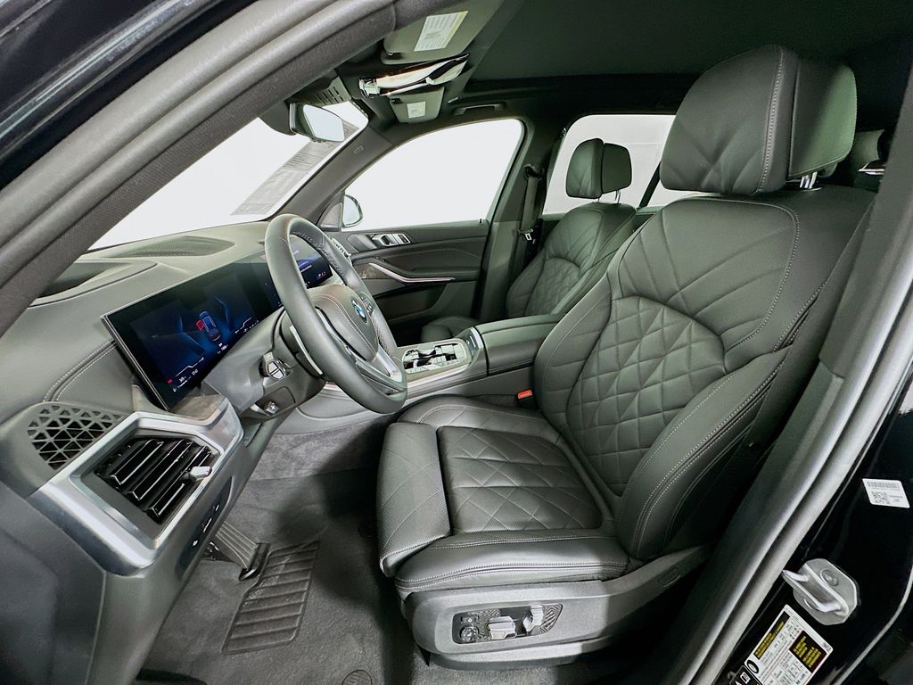 Thumbnail: 2025 BMW X5 - 21