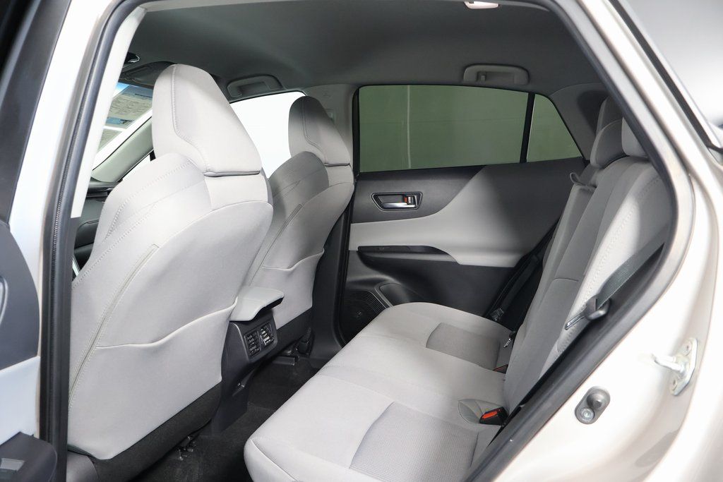 Thumbnail: 2023 Toyota Venza - 11