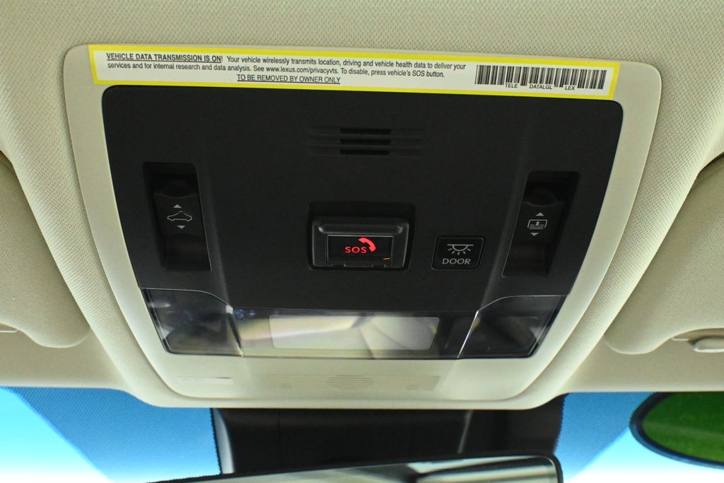 Thumbnail: 2021 Lexus ES - 21