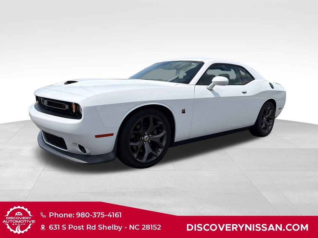 White Knuckle Clearcoat 2019 Dodge Challenger Coupe Rear-Wheel Drive 8-Speed Automatic