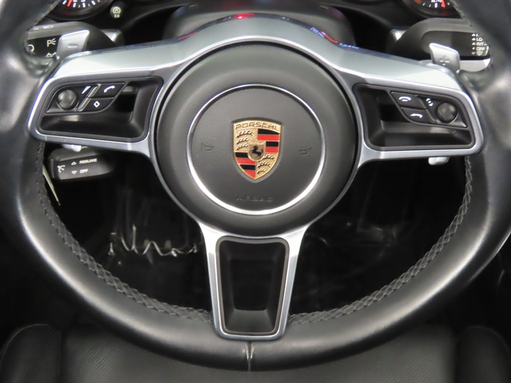 Thumbnail: 2018 Porsche 911 - 26