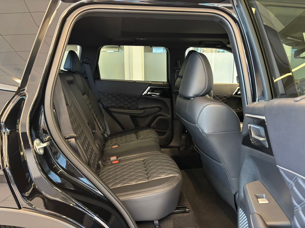 2026 Nissan Rogue Plug-In Hybrid Platinum