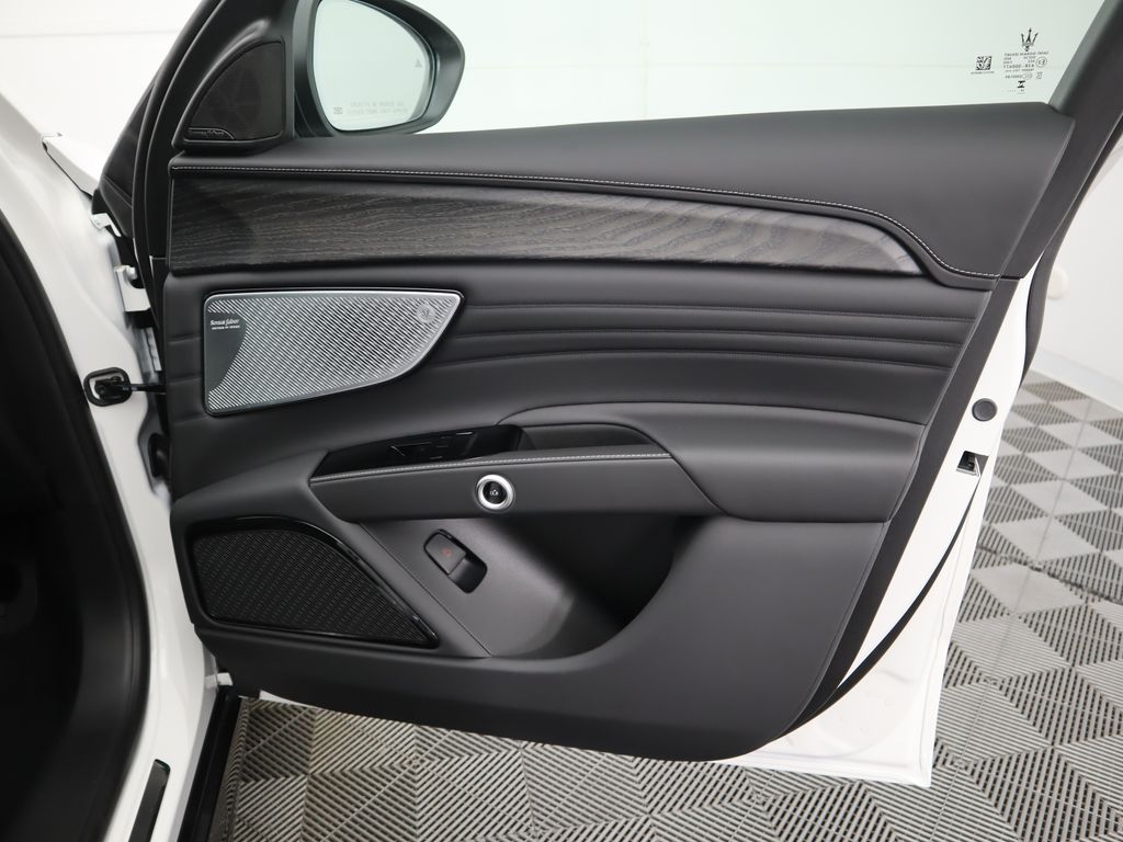 Thumbnail: 2025 Maserati Grecale - 25