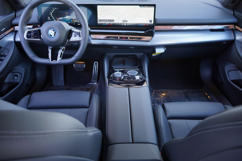 2025 BMW i5 eDrive40 14