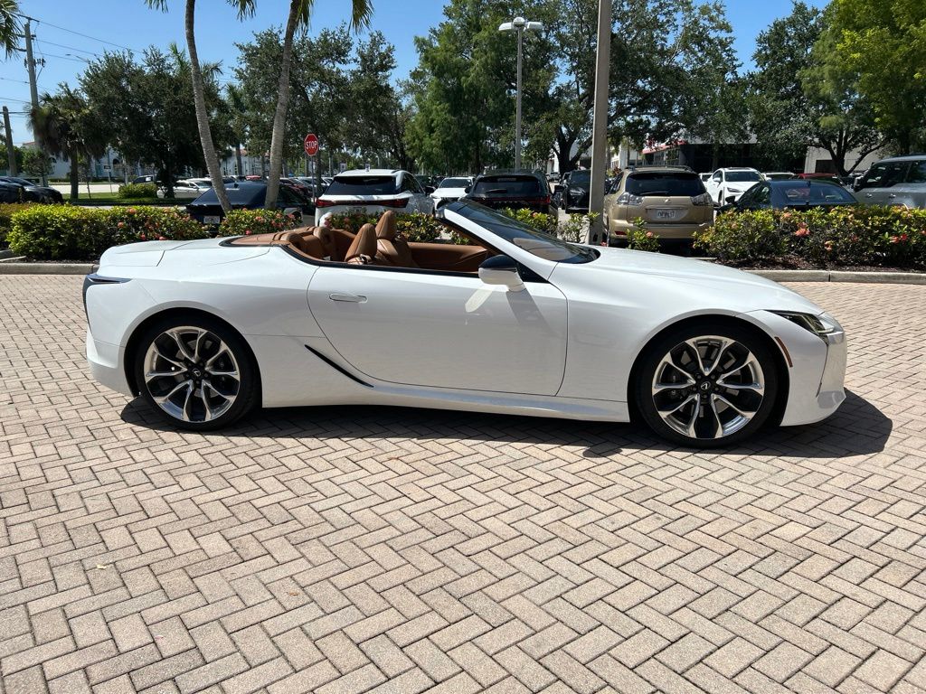 Used 2021 White Lexus 500 image 2