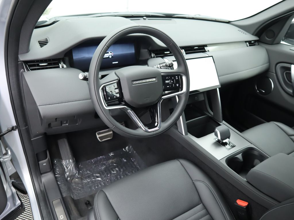 Thumbnail: 2024 Land Rover Discovery Sport - 9