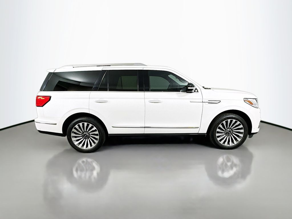 Thumbnail: 2020 Lincoln Navigator - 4