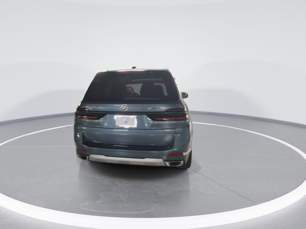 Thumbnail: 2027 BMW X7 - 7