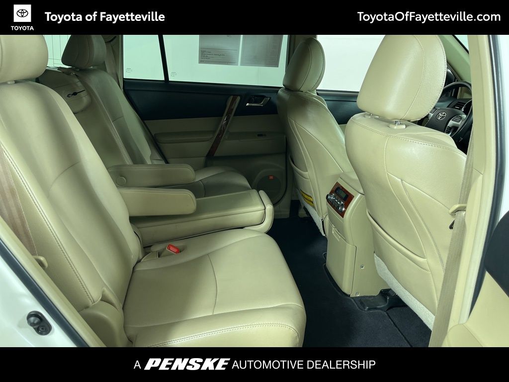 Thumbnail: 2012 Toyota Highlander - 9
