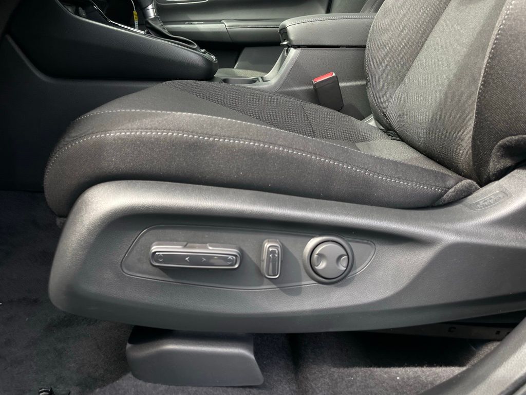 2025 Honda CR-V EX 28