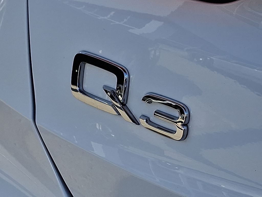 Thumbnail: 2025 Audi Q3 - 29
