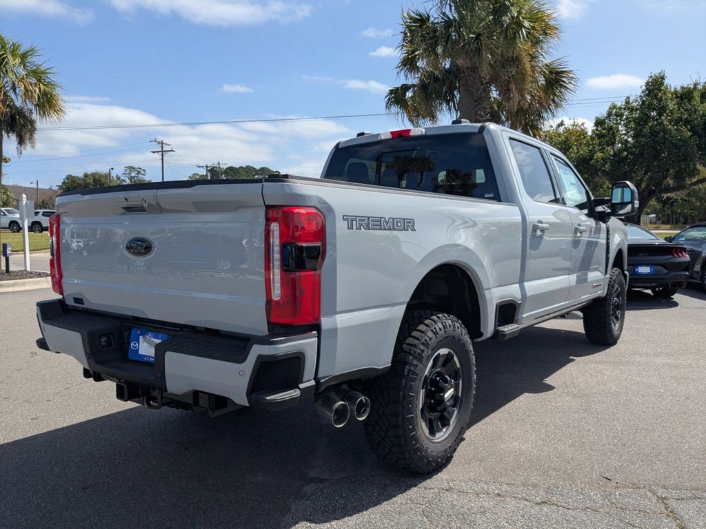 2026 Ford Super Duty F-350 SRW LARIAT
