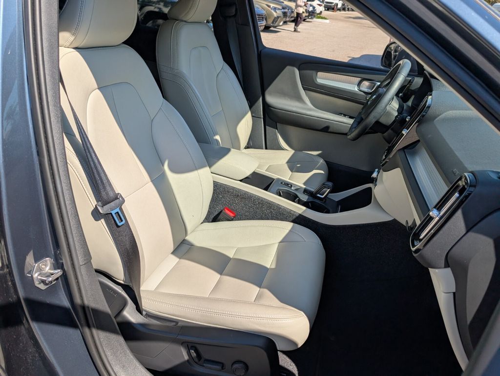 used 2021 Volvo XC40 car, priced at $22,998