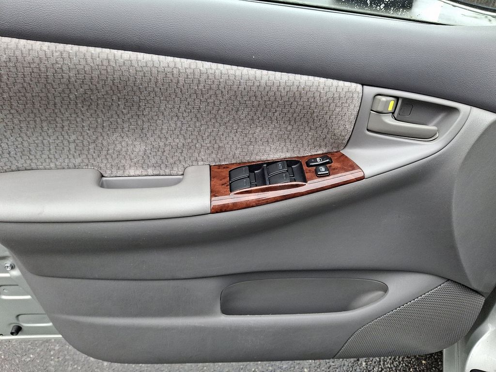 Thumbnail: 2003 Toyota Corolla - 14