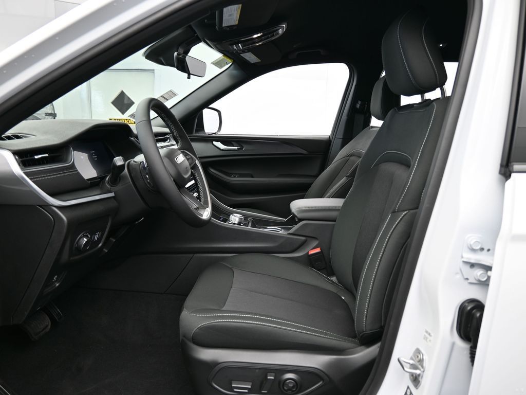 Used 2025 Bright White Clearcoat Jeep Laredo image 2