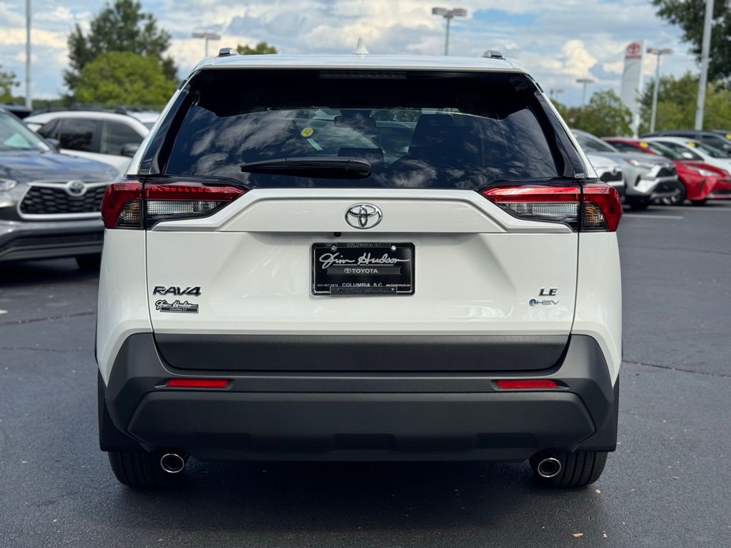 2025 Toyota RAV4 Hybrid LE photo 8
