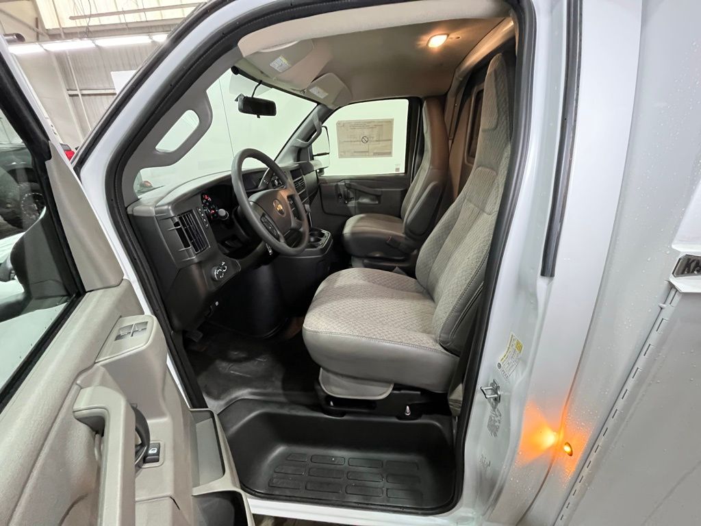 2025 Chevrolet Express 3500 Work Van