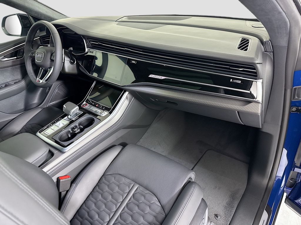 Thumbnail: 2026 Audi RS Q8 - 18