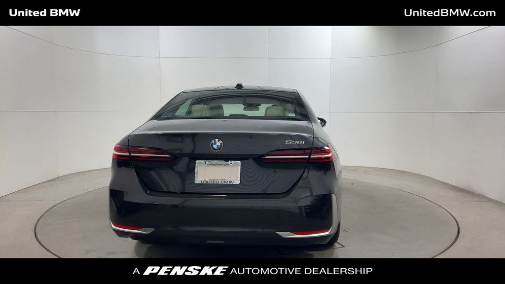 Thumbnail: 2025 BMW 5 Series - 8