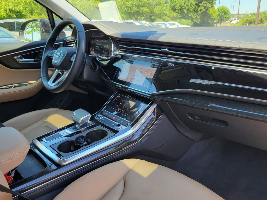 Thumbnail: 2023 Audi Q7 - 17