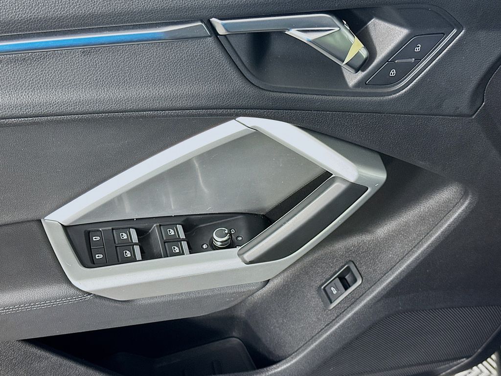 Thumbnail: 2019 Audi Q3 - 17