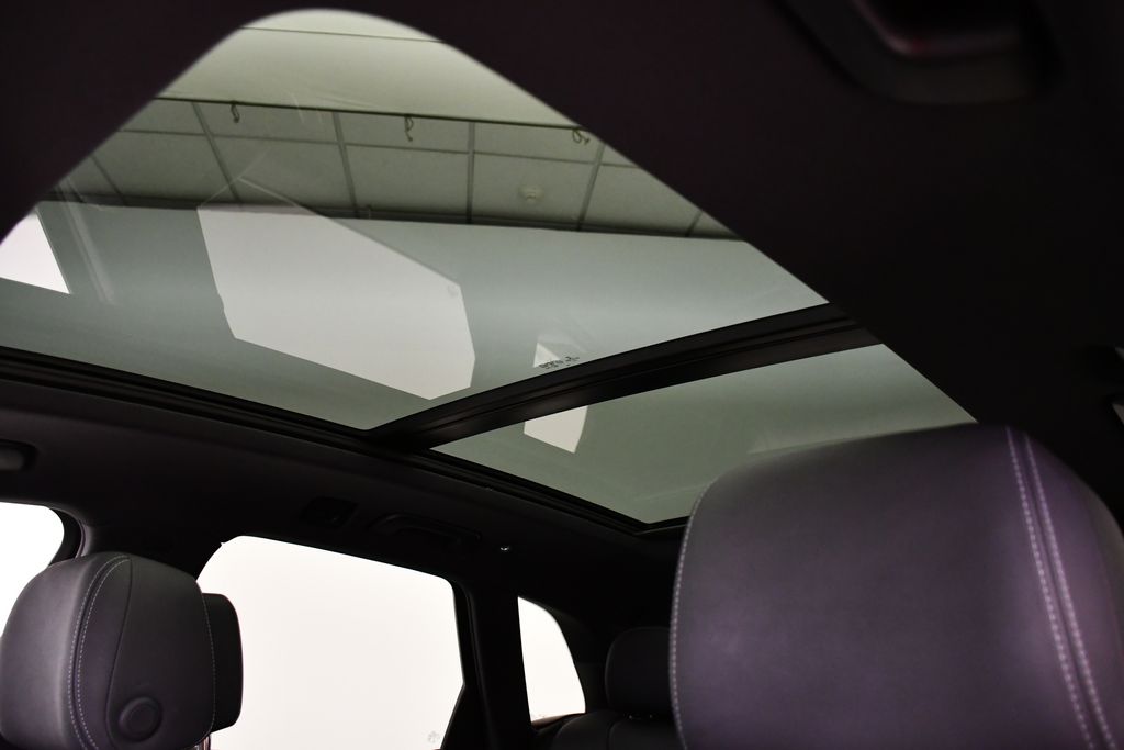 Thumbnail: 2023 Audi SQ5 - 16