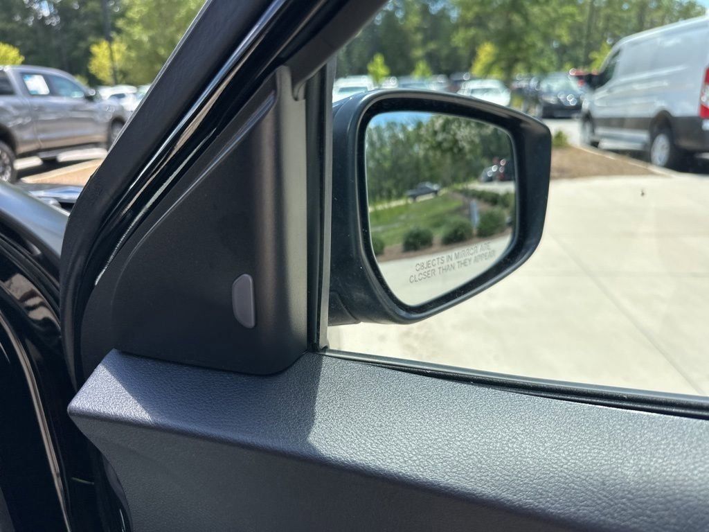 2023 Super Black Nissan Kicks SR FWD SUV