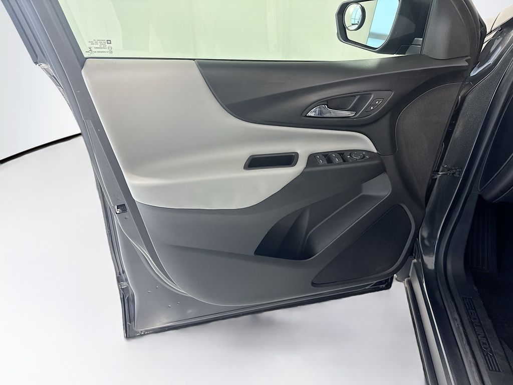 Thumbnail: 2018 Chevrolet Equinox - 24