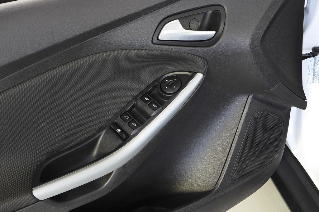 Thumbnail: 2012 Ford Focus - 12