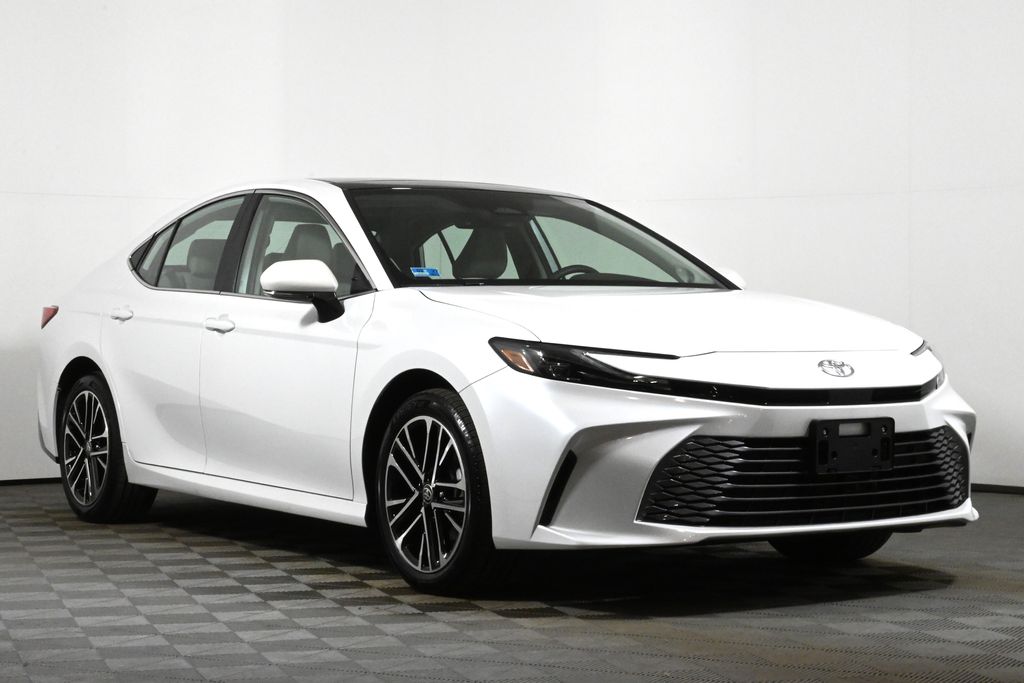 2025 Toyota Camry XLE 10