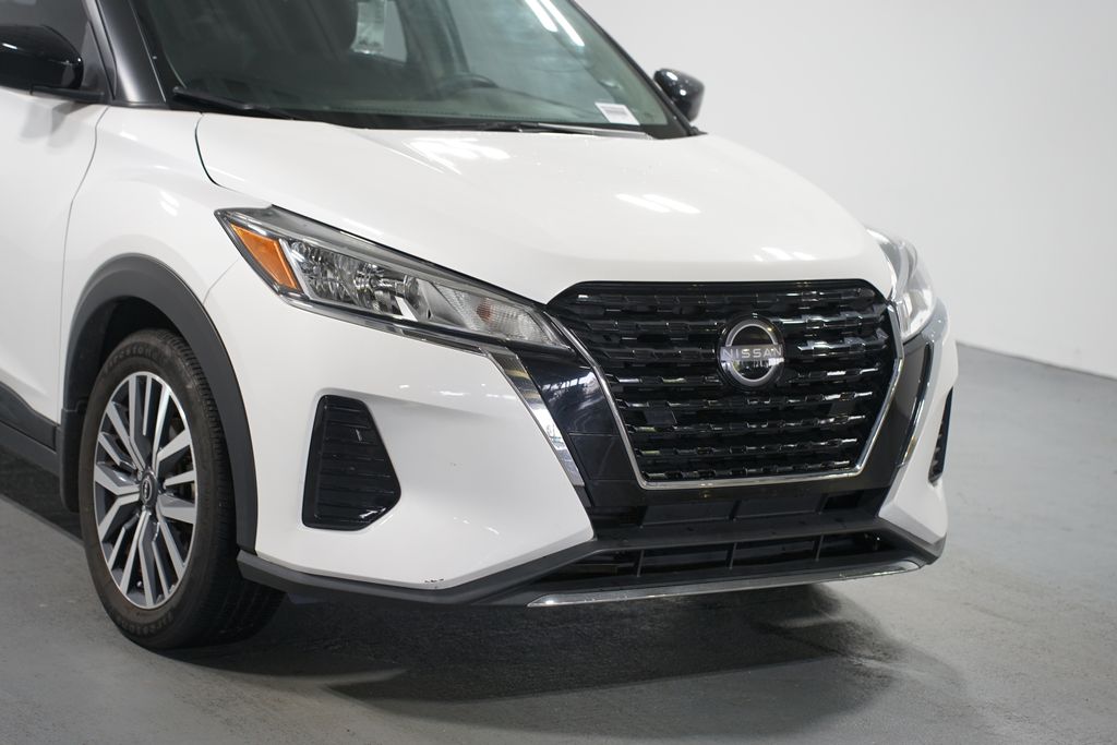 Thumbnail: 2023 Nissan Kicks - 4