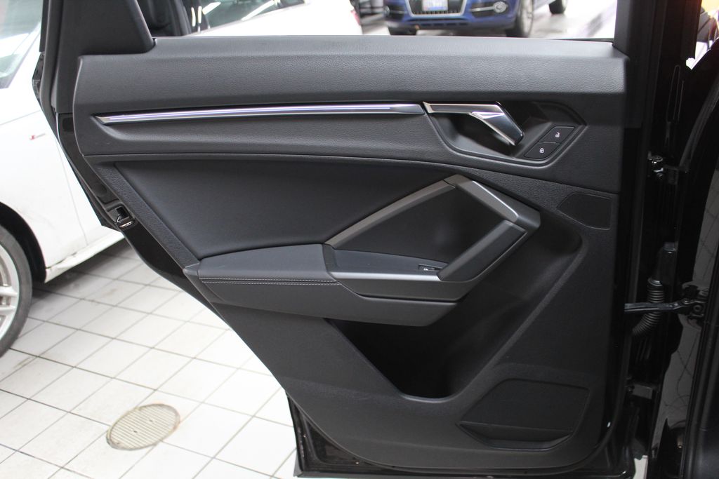 Thumbnail: 2022 Audi Q3 - 30