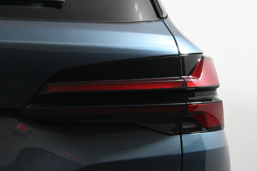 Thumbnail: 2026 BMW X5 - 13