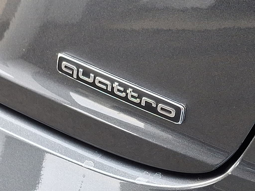 Thumbnail: 2022 Audi Q8 - 30