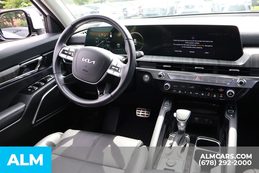 Used 2024 White Kia SX image 27