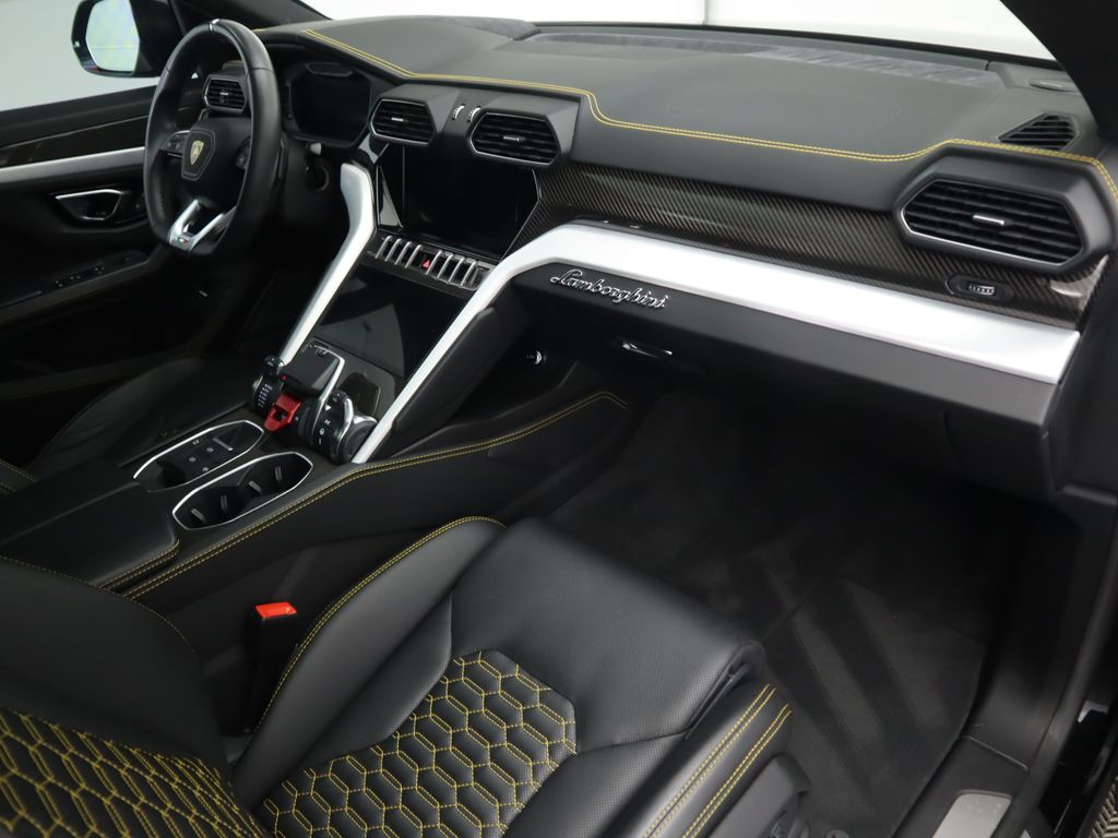 Thumbnail: 2020 Lamborghini Urus - 18