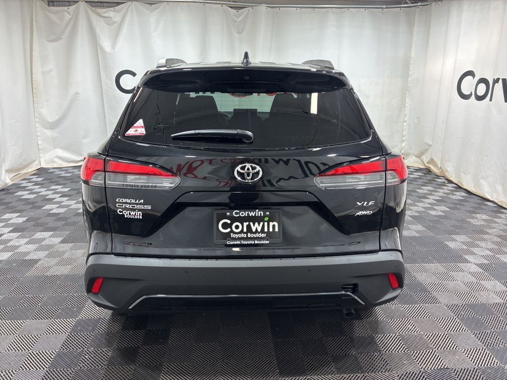 View vehicle photo 7