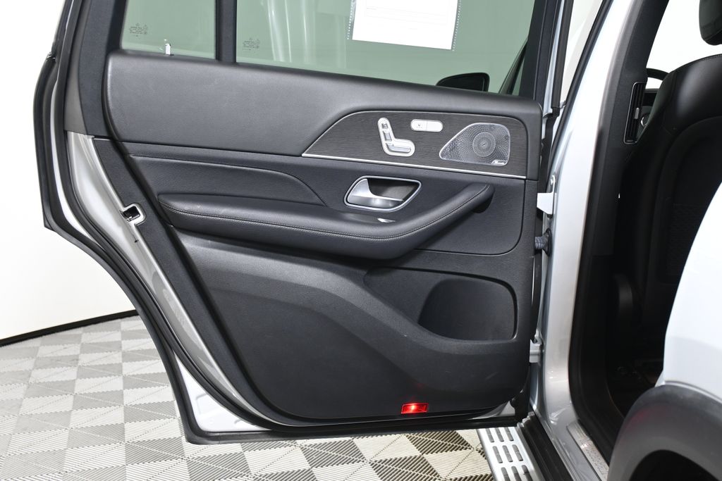 Thumbnail: 2021 Mercedes-Benz GLS - 32