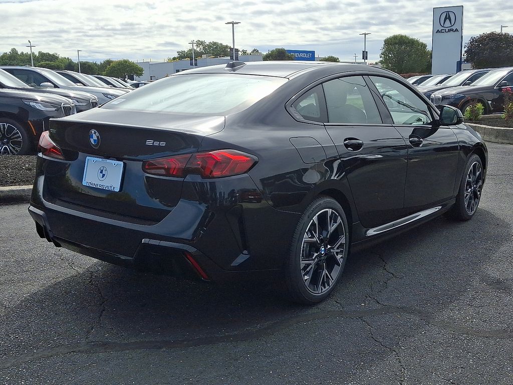 Thumbnail: 2026 BMW 2 Series - 4