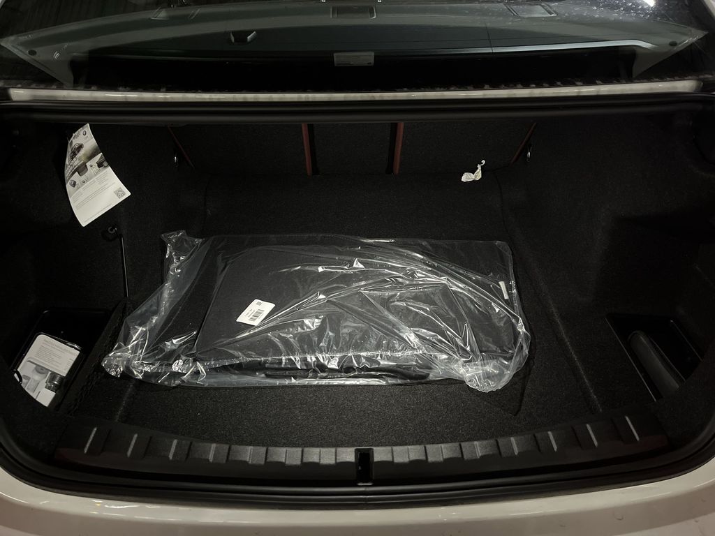 Thumbnail: 2025 BMW 3 Series - 24