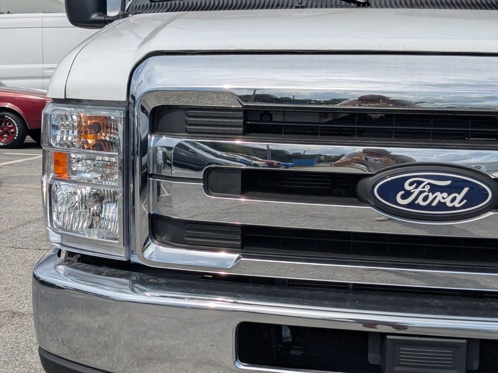 2026 Ford E-350 Cutaway 