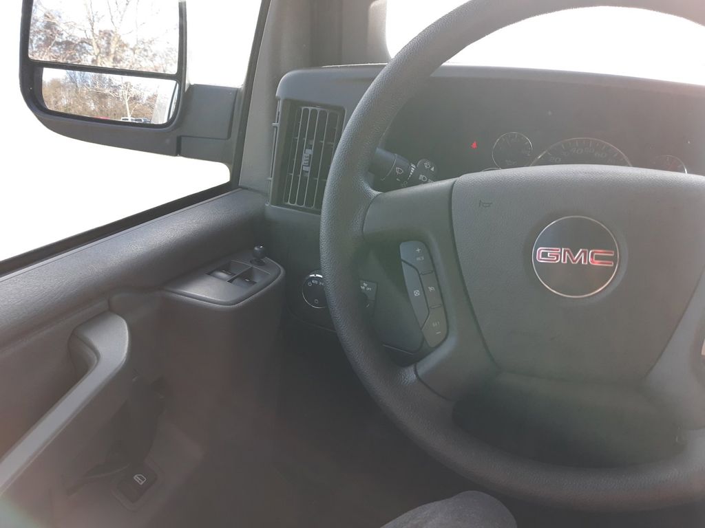 2022 GMC Savana 2500 Work Van 12