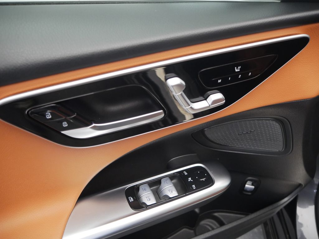 Thumbnail: 2023 Mercedes-Benz C-Class - 17