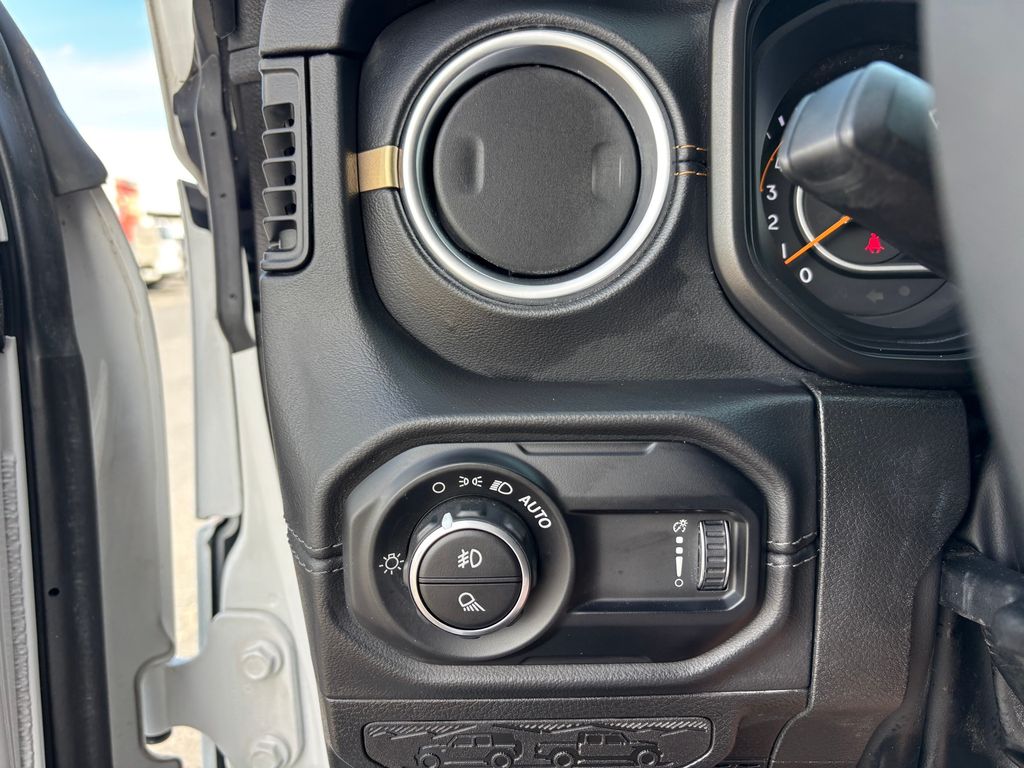 Used Car 2024 Jeep Gladiator  Texas Trail For Sale Under $40,000 In Austin, Texas