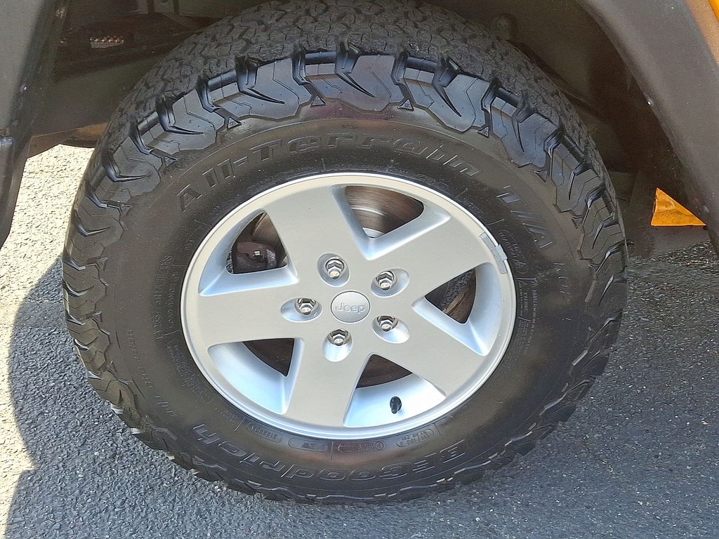 2013 Jeep Wrangler Sport 8