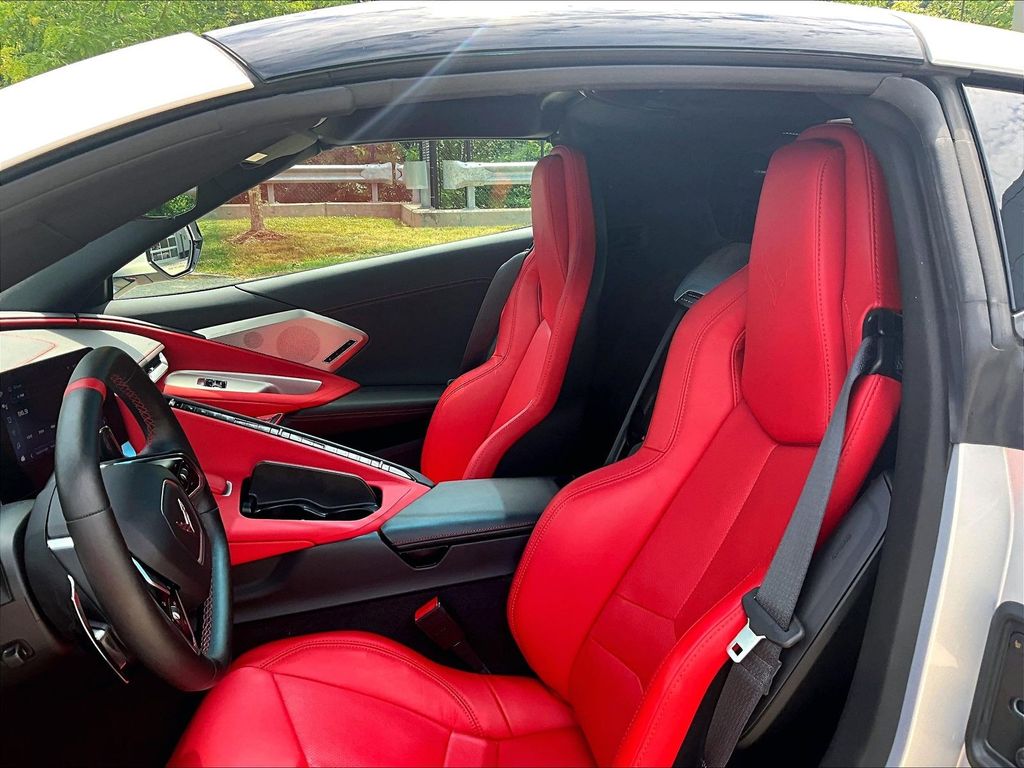 2024 Chevrolet Corvette — photo 10