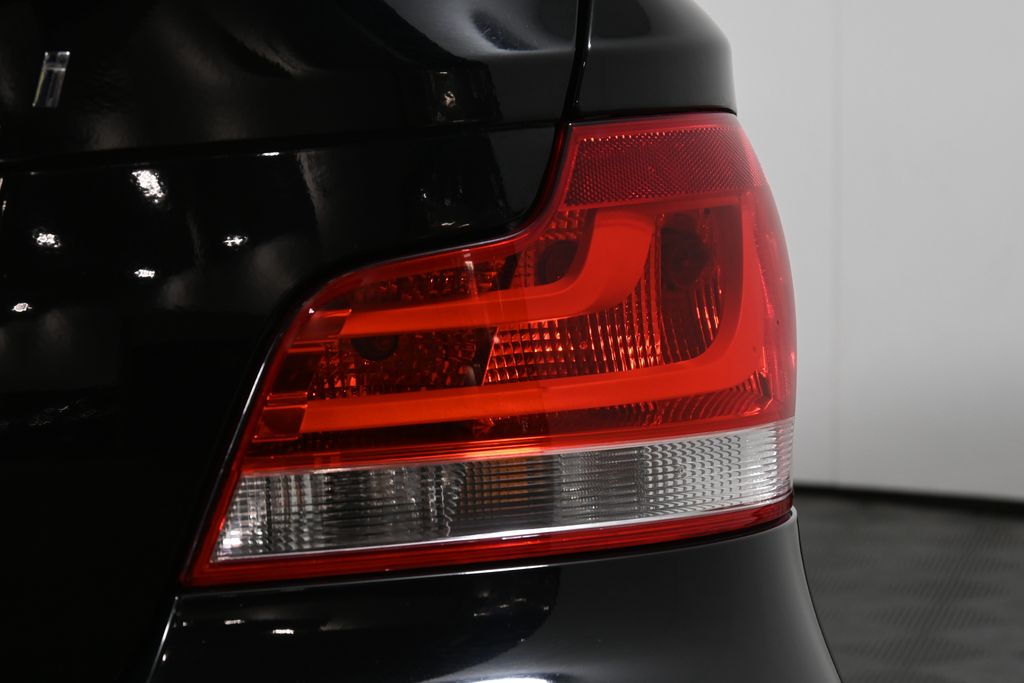 Thumbnail: 2013 BMW 1 Series - 21