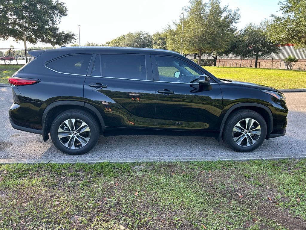 2023 Toyota Highlander XLE 6